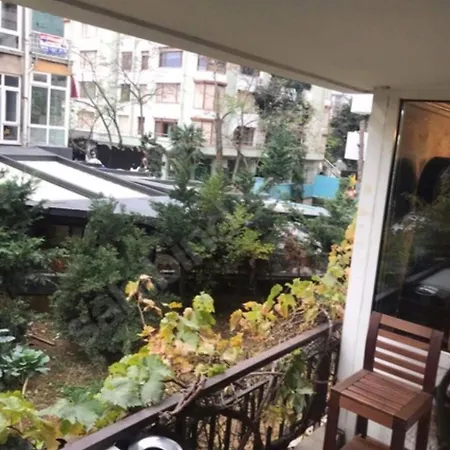 Bagdat Street Vip House 2 דירה